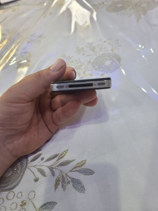 IPhone 4s sotiladi