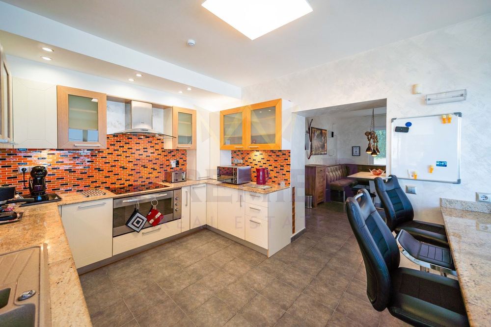 Дава се под наем Къща в Балчик - 380 кв.м за 598.23 € - Снимка #8