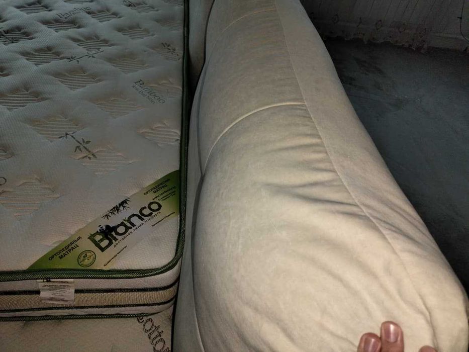 Продам кровать 200х180 см (без матраса)