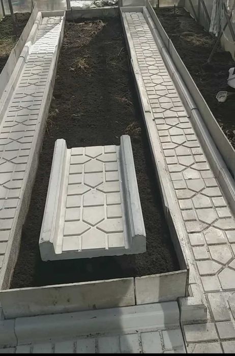 Дорожка с поребриком
