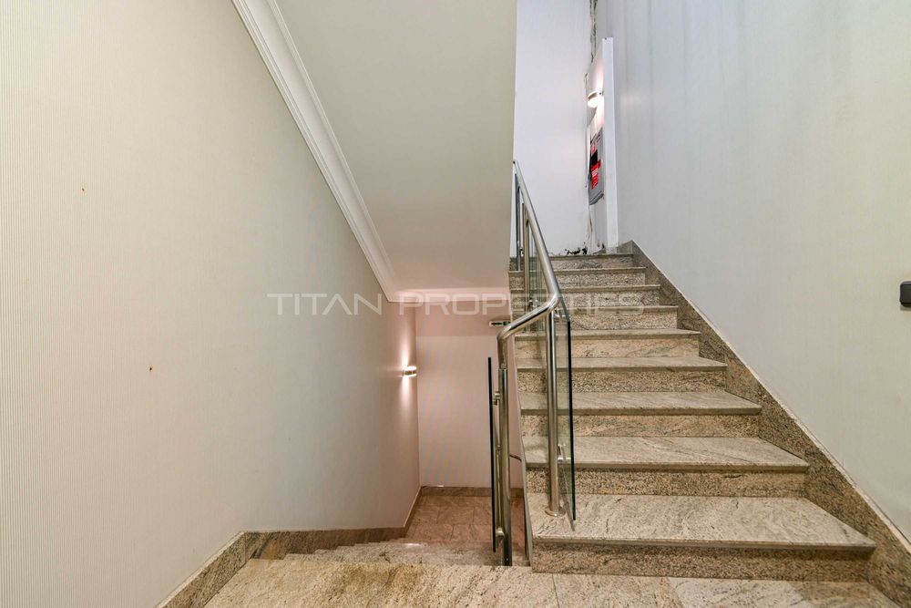 Продава се Офис в София, Център - 1255 кв.м за 2789 €/кв.м - Снимка #17