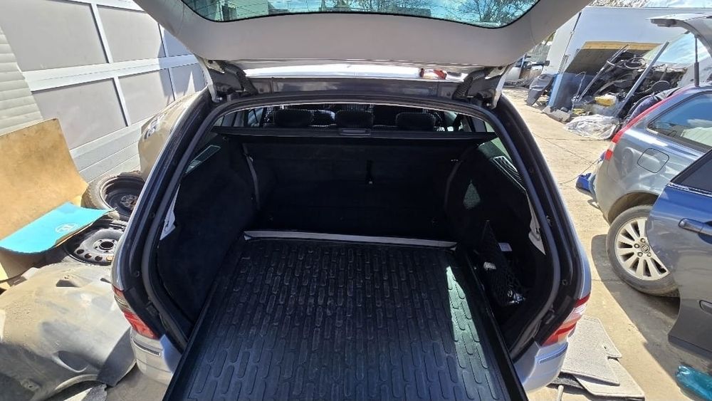 Dezmembrez Mercedes E class W211 facelift 
3.0 v6 diesel 2008