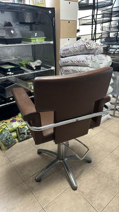 Фризьорски стол 2 броя