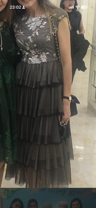 Продаю платье шикарное