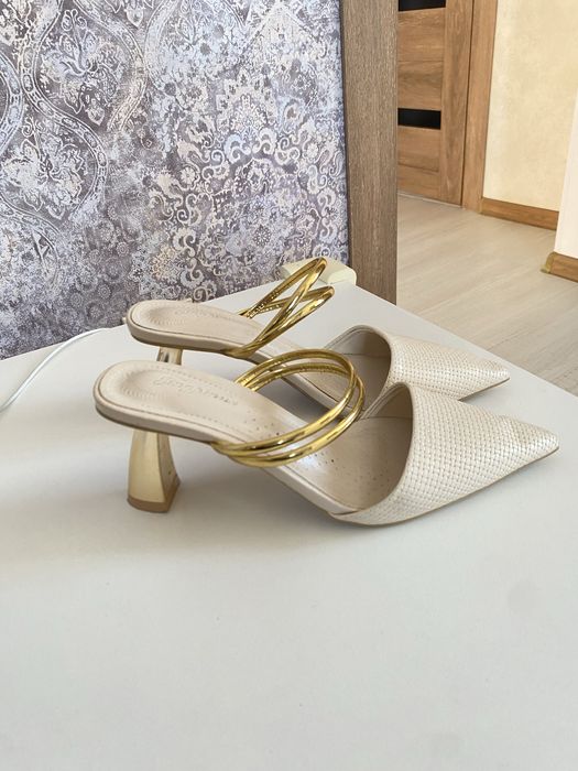 Продам новые туфли