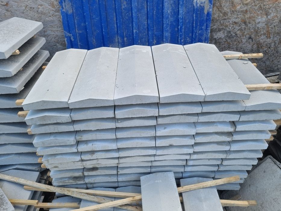 Capace de gard/palari /coame de gard