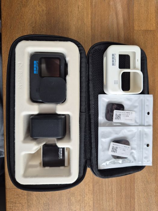 GoPro 11 Black + Accesorii
