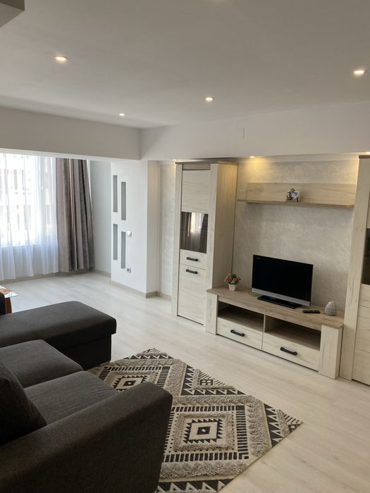 Inchiriez apartament 2 camere ULTRACENTRAL