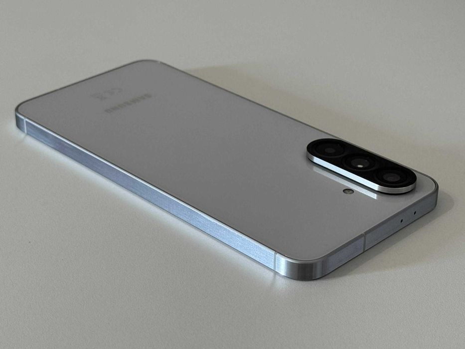 Бартер! Samsung Galaxy A56 256GB Lightgray (Бял) Заключен.