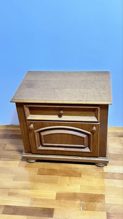 Set 2 noptiere lemn masiv (60x40x55 cm) – Stil clasic