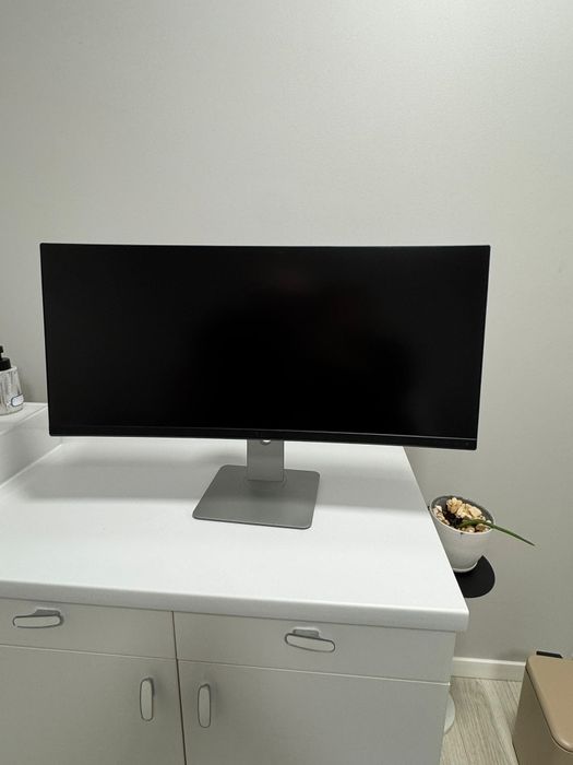 Monitor curbat Dell UltraSharp U3415W – 34”