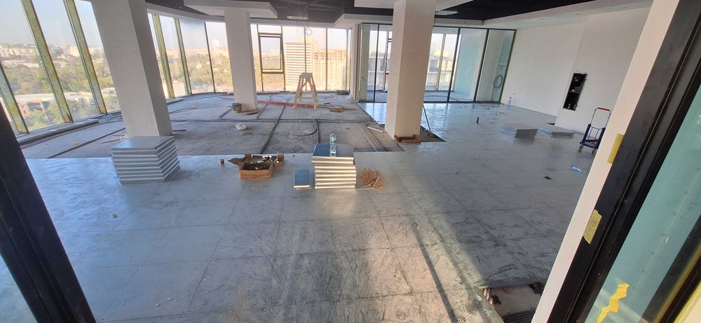 Профессиональный монтаж фальшпола и напольных покрытий  BXDEVELOPMENT