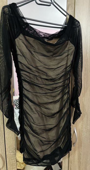 Чисто нова рокля по тялото