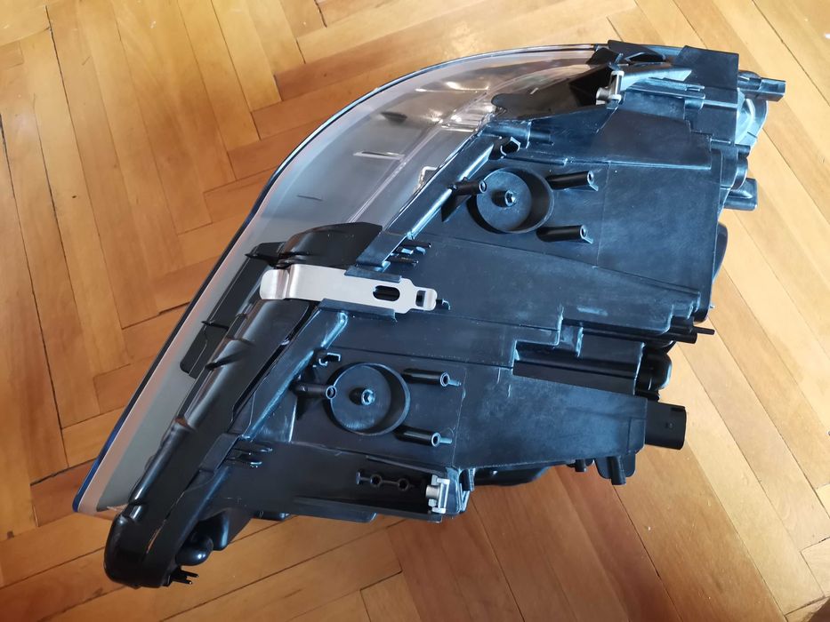 Far/proiector NOU stanga BMW F10 F11 2010-2016