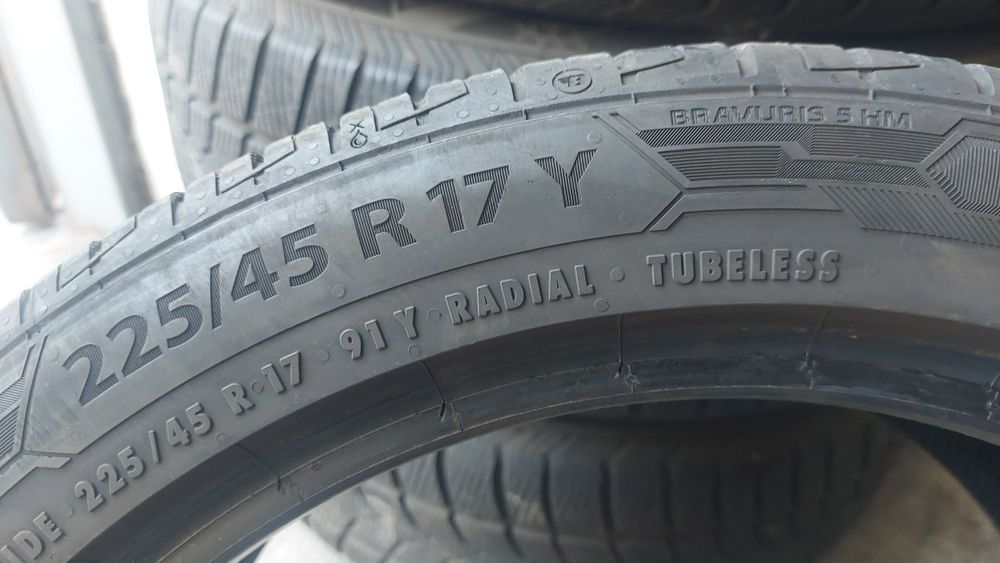 Летни гуми 225/45/17 Barum Bravuris 2 броя