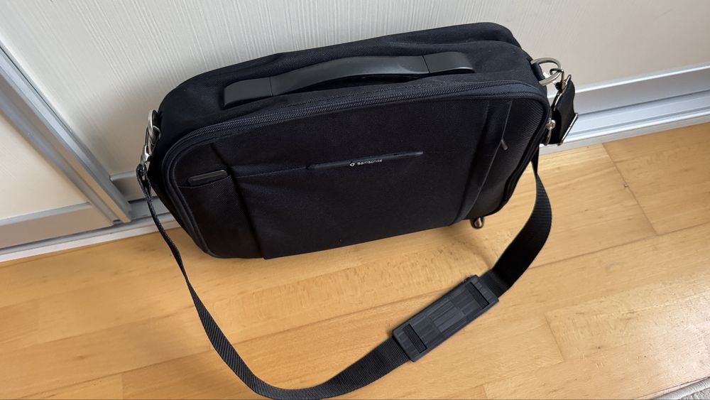 Geanta noua Samsonite bagaj  mână avion wizz air ryanair laptop 40 25