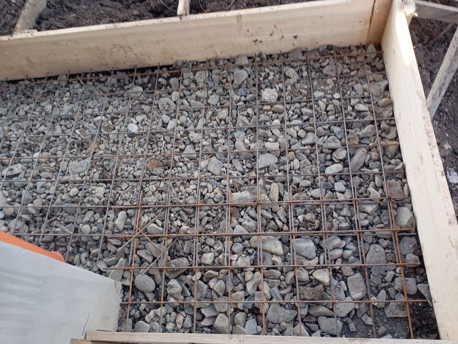 Trotuare, trepte, scări, platforme, terase