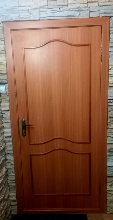 Входные двери 2 шт.