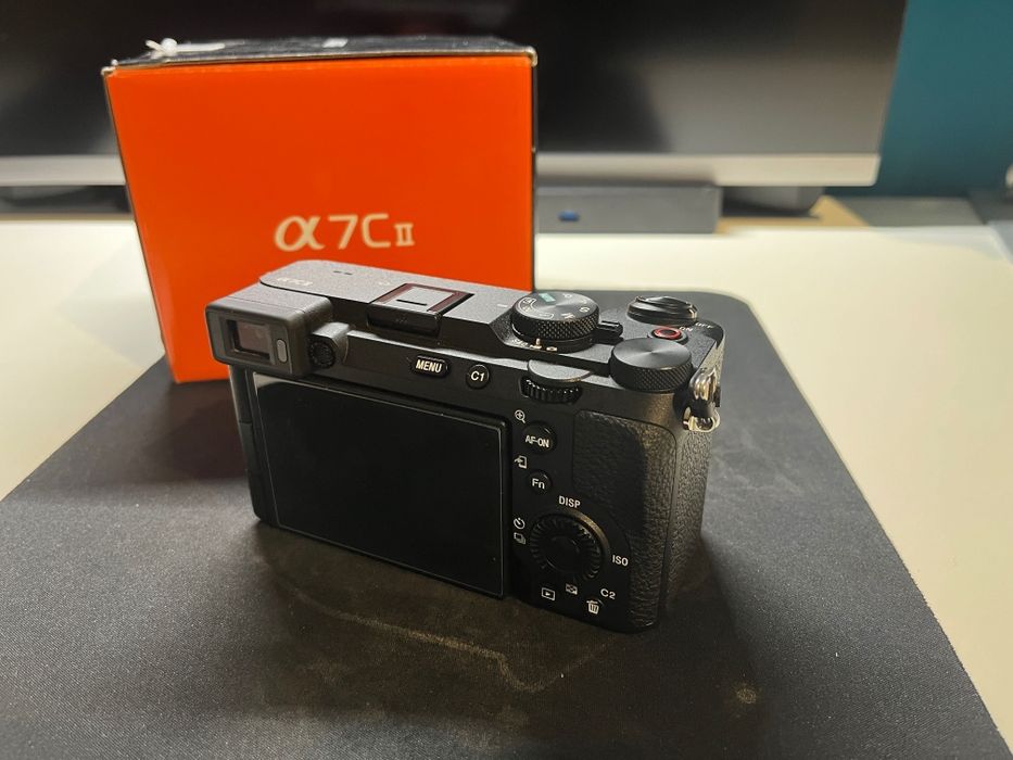 Sony A7C II (Sony A7C 2)