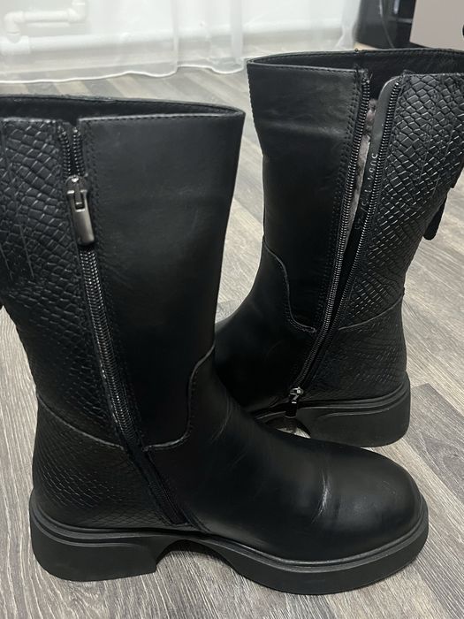 Продаются Сапоги