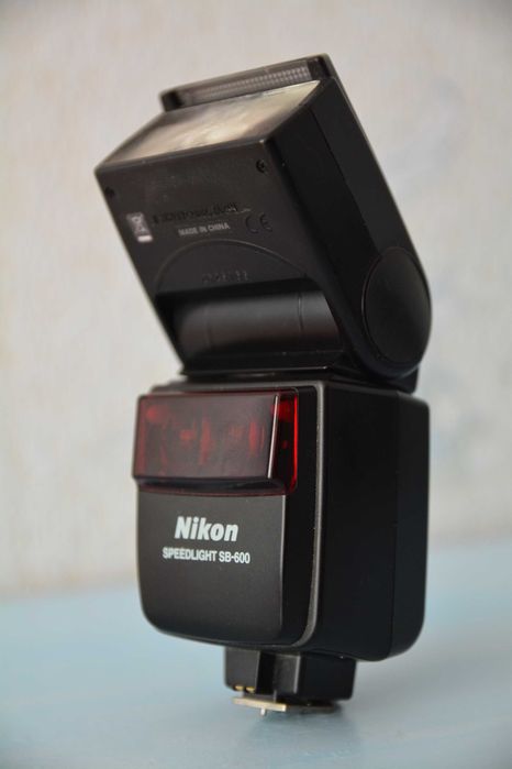 Фотовспышка SB-600