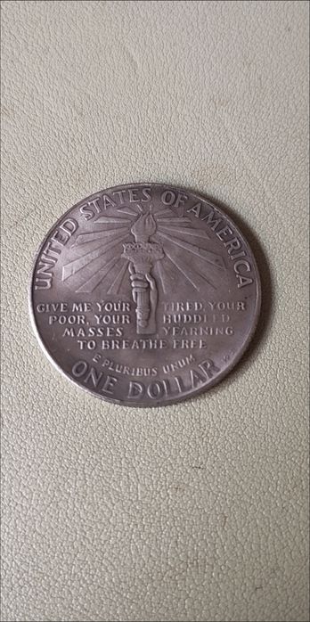 Продам монету 1 доллар США