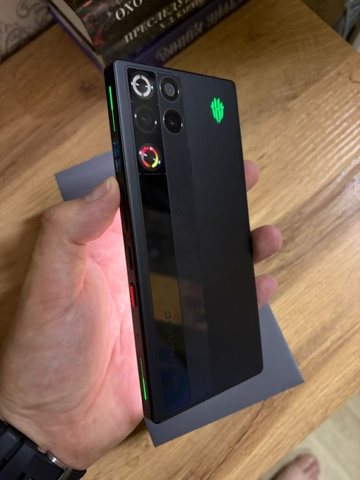 Продам топовый Redmagic 11 pro