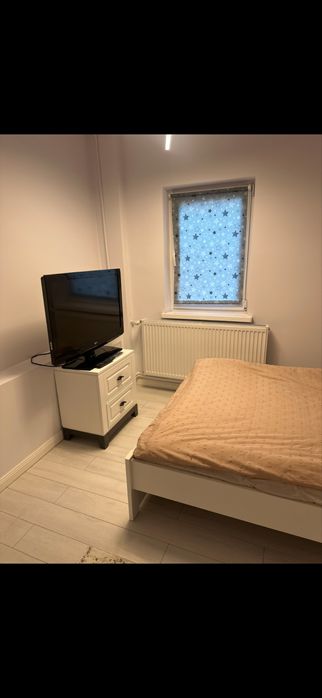 Inchiriez apartamnt 3 camere Craiovita