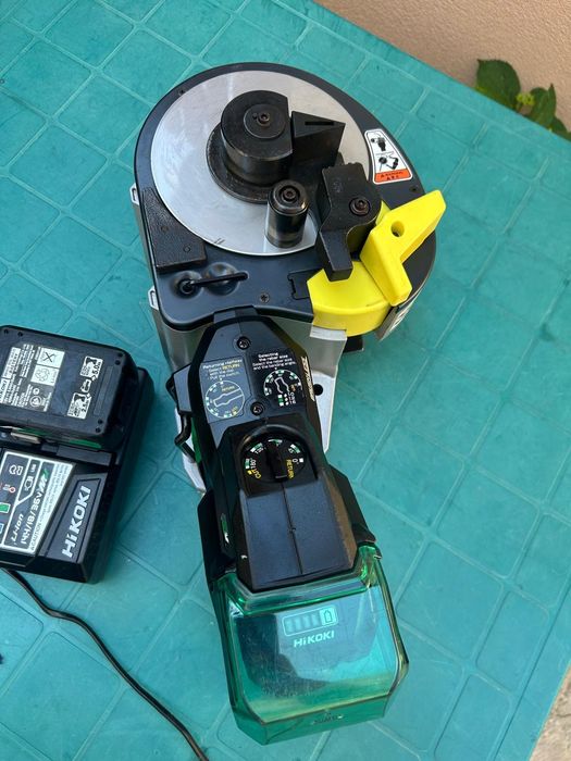 Masina indoit-debitat fier beton pe acumulator  Hikoki  VB3616DA