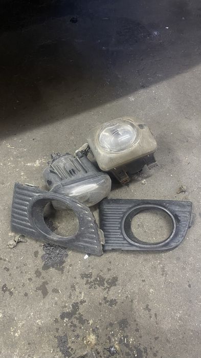 Продам туманки subaru legacy be5, b4