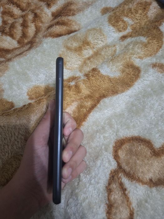 Самсунг А12. Продаю за 25000 есть торг