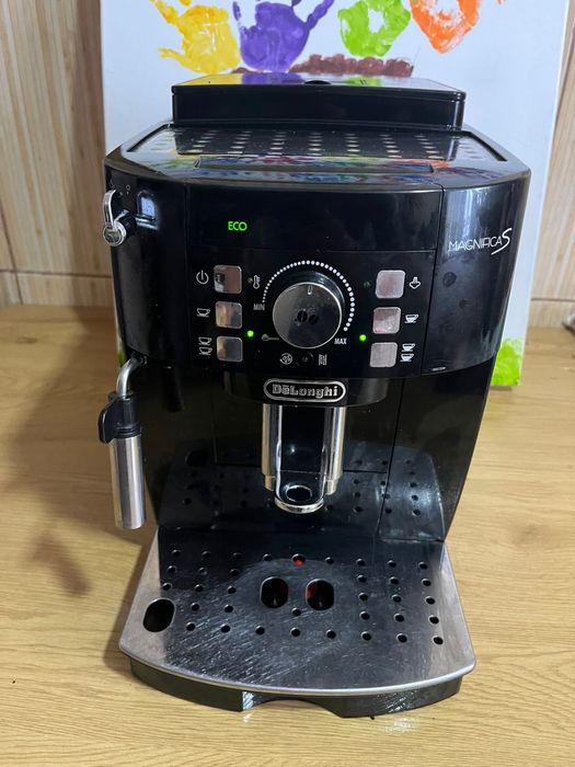 Aparate de cafea DeLonghi, Magnifica, Saeco
