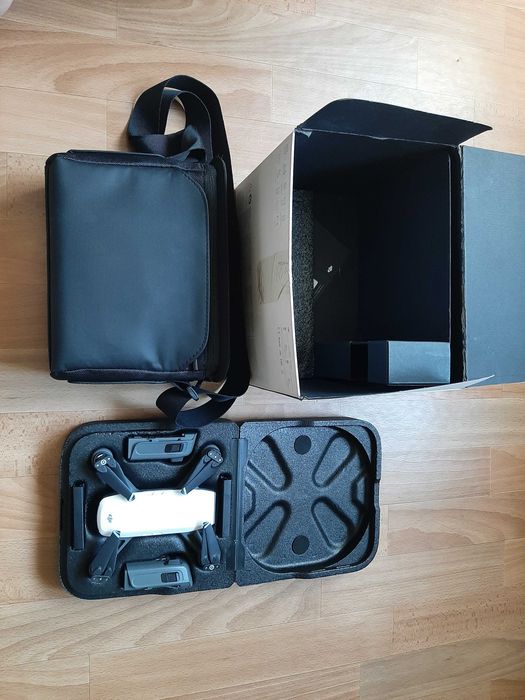 Классный мини-дрон DJI Spark