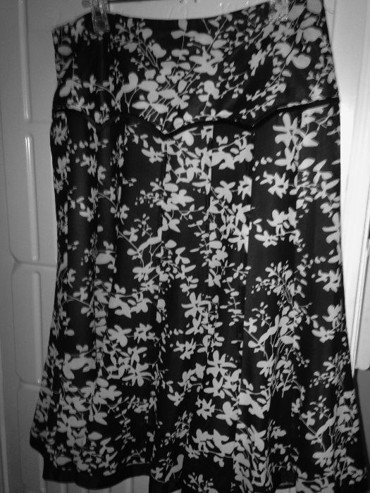 Юбка длинная. Черная.