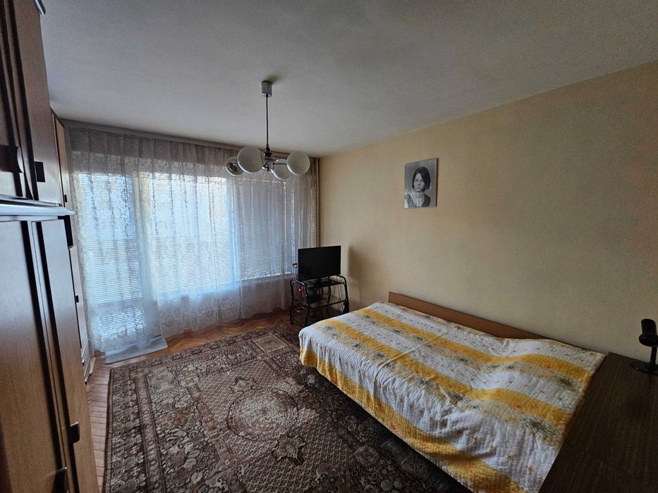 Тристаен Апартамент - Русе/Чародейка - Юг