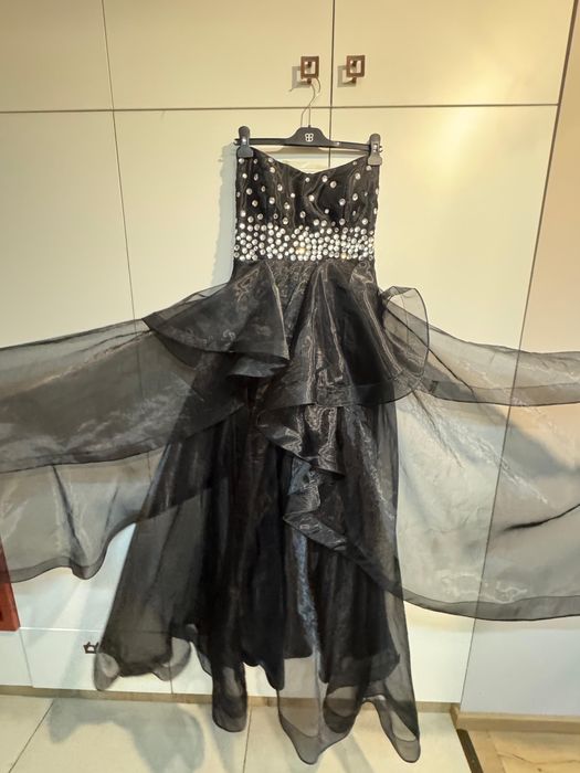 Rochie de seară elegantă, neagră, cu aplicații strălucitoare