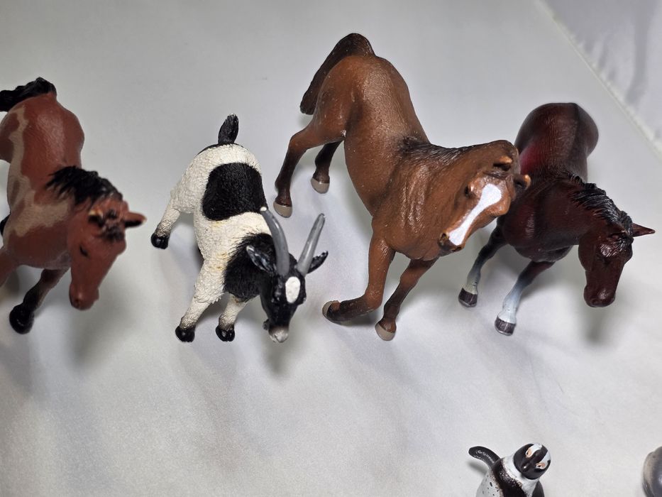 Lot 10 figurine Animale unele Mojo