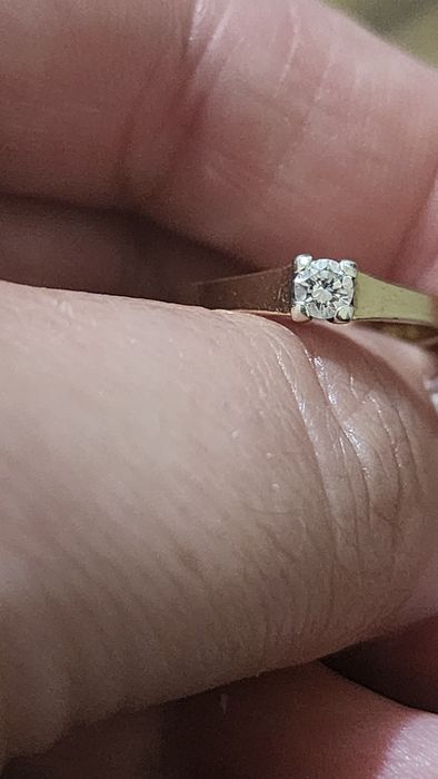 Inel aur 9k cu diamant natural