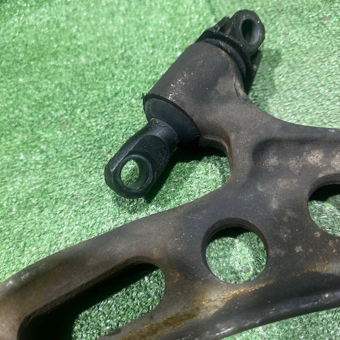 Передняя рычаг Toyota Wondom