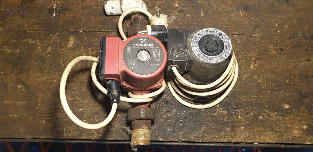 De vânzare 2 pompe recirculare pentru Centrale pe lemne.