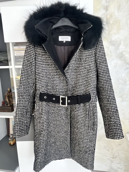 Палто с вълна и пух на качулката