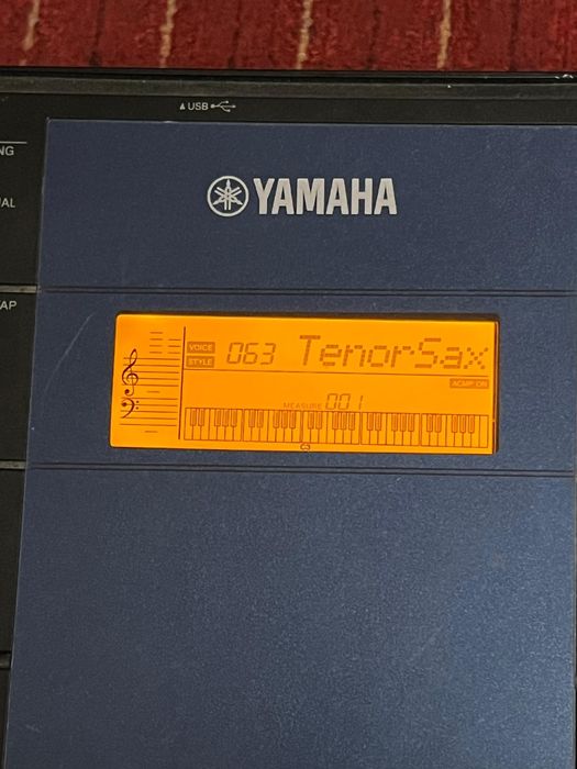 Orga yamaha psr e333