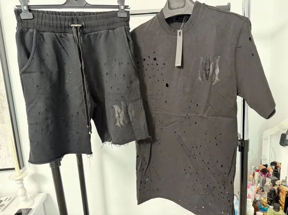 compleu pantaloni scurti ai tricou amiri distressed