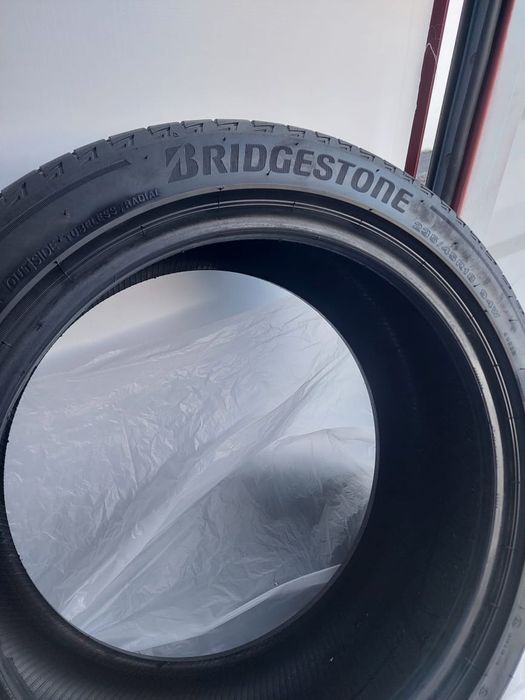 Шины Bridgestone 235/45/18