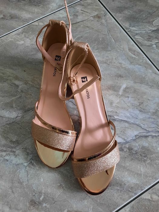 Официални обувки-сандали със златист брокат-37 номер