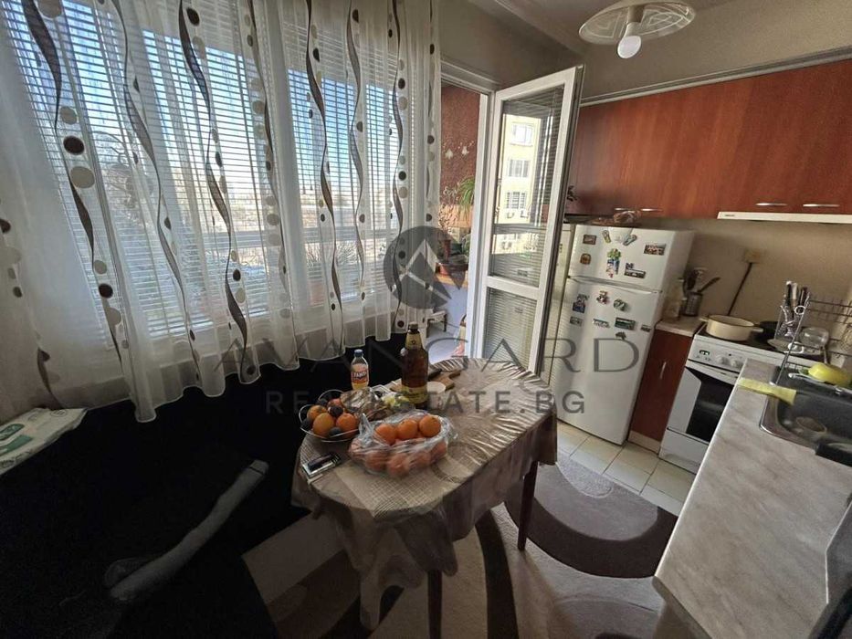 Продава се Тристаен апартамент в Пловдив, Кючук Париж - 84 кв.м за 1548 €/кв.м - Снимка #8