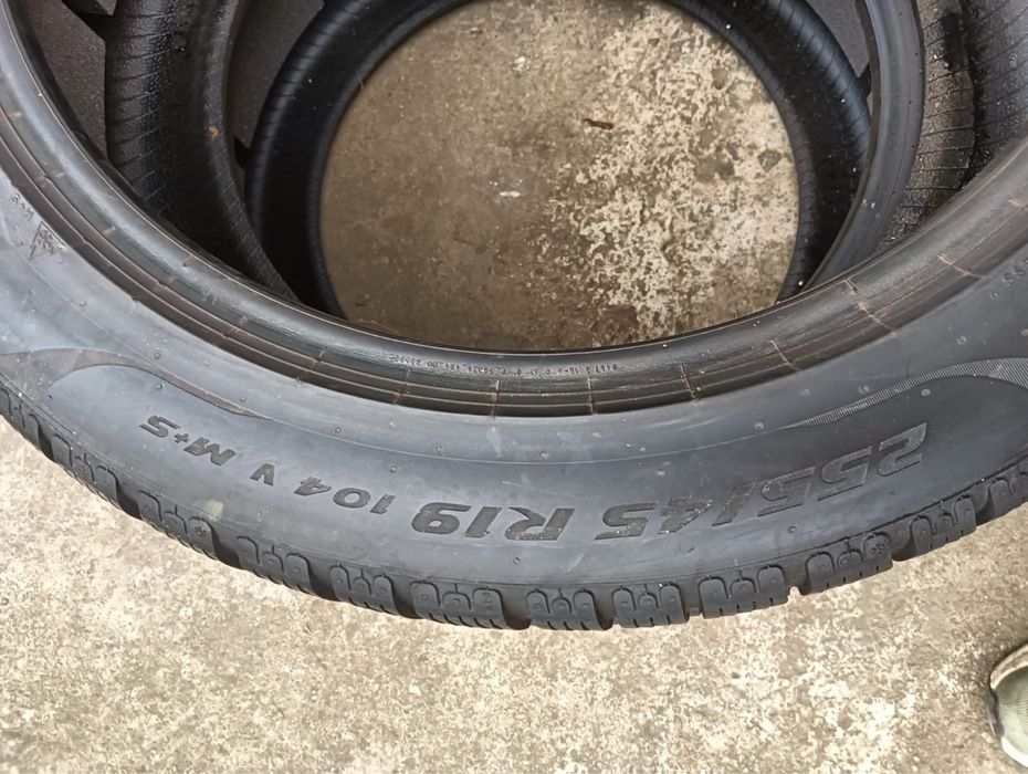 Pirelli 255/45 R19 iarna
