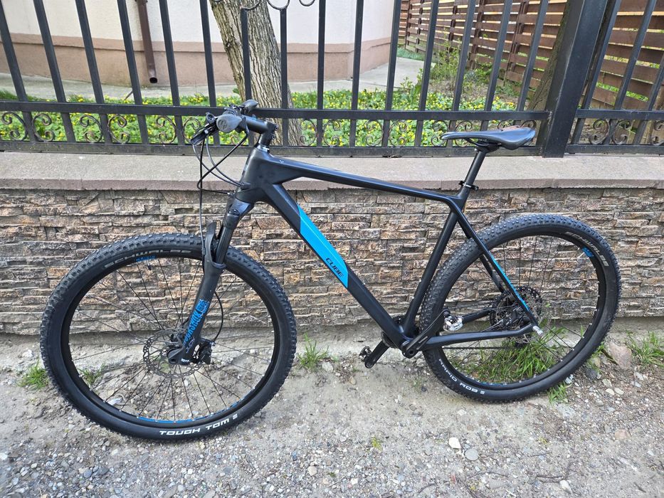 Bicicleta carbon Cube Reaction 29"