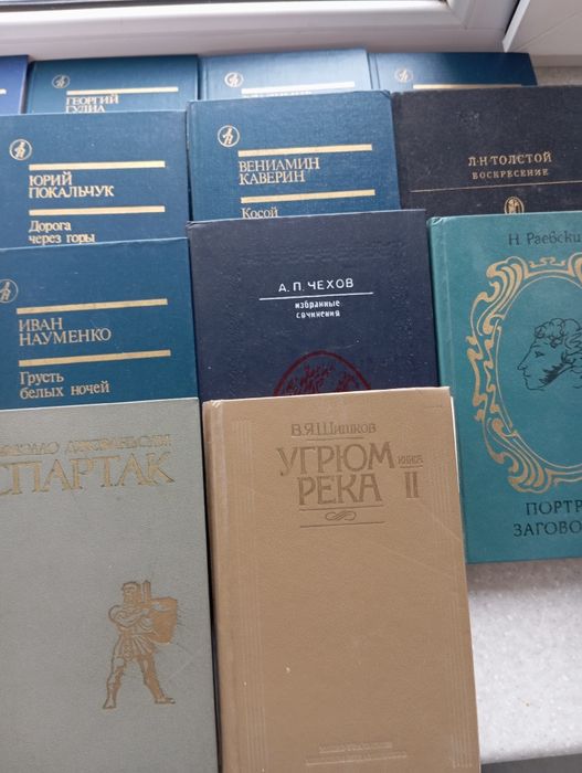 Продам книги 400тг.