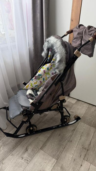 Продам Коляска сани